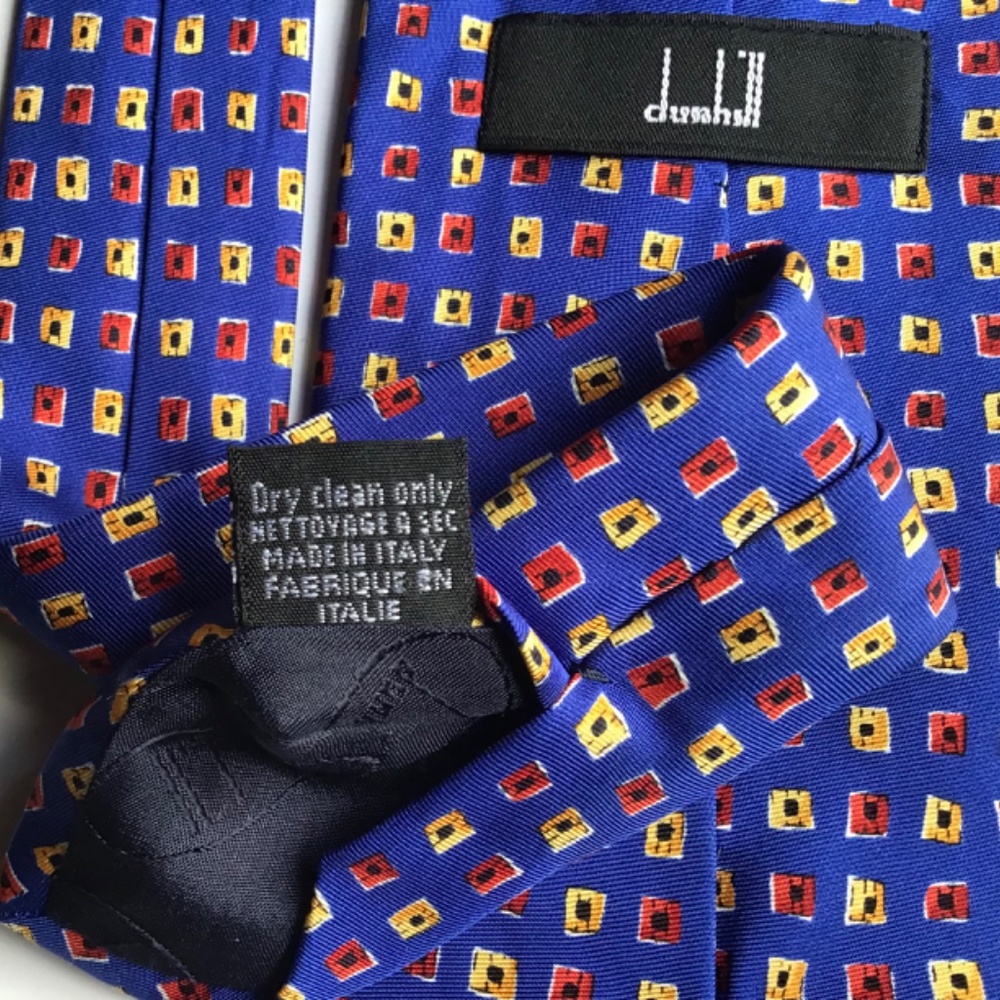 DUNHILL  navy blue with red motifs silk Tie made in Italy 🇮🇹